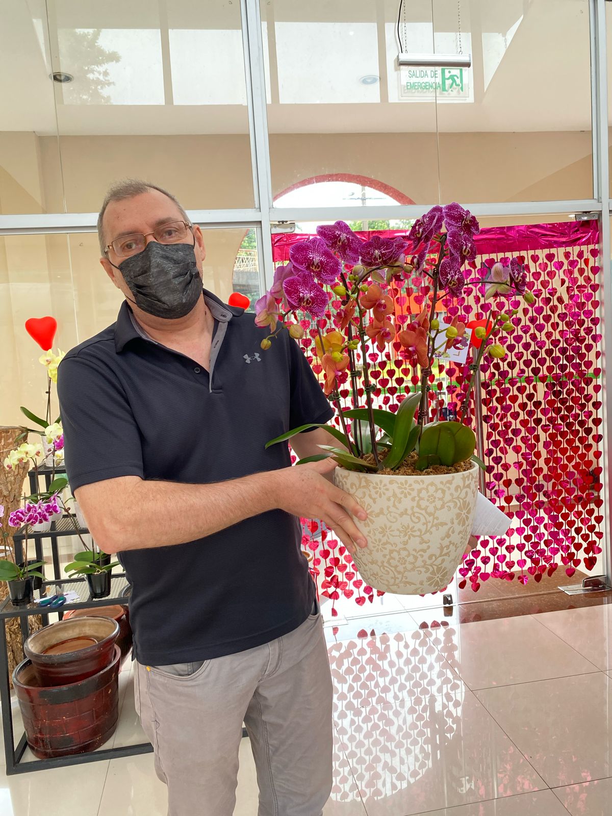 Taiwanese Orchids Adorn Valentine’s Day Celebrations in Paraguay with TaiwanICDF Assistance
