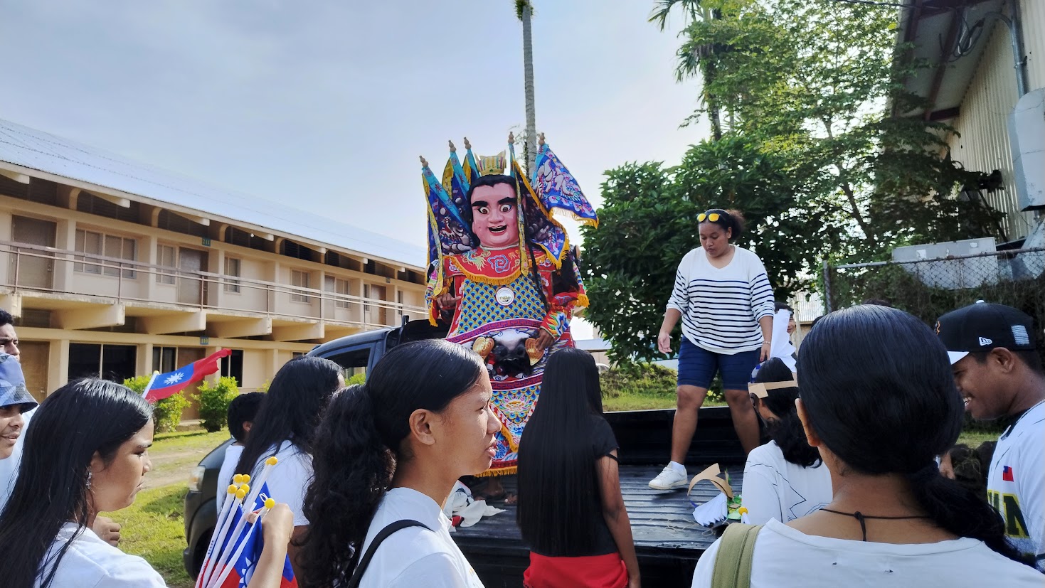 Palauan High Schoolers Dress as Taiwanese Folk Deity at Cultural Event